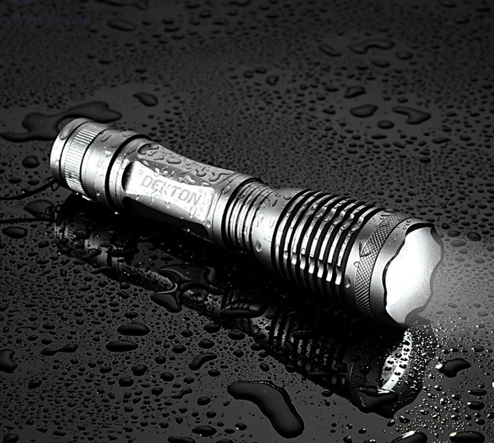 Dekton 400 Lumen Hand Torch